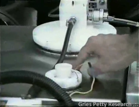 Water tank feeding resonant cavity