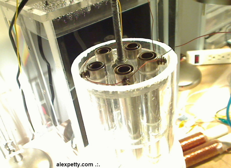 Water capacitor array